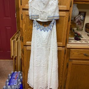 Only been worn once.